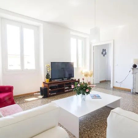 Luxury Four Bedroom *